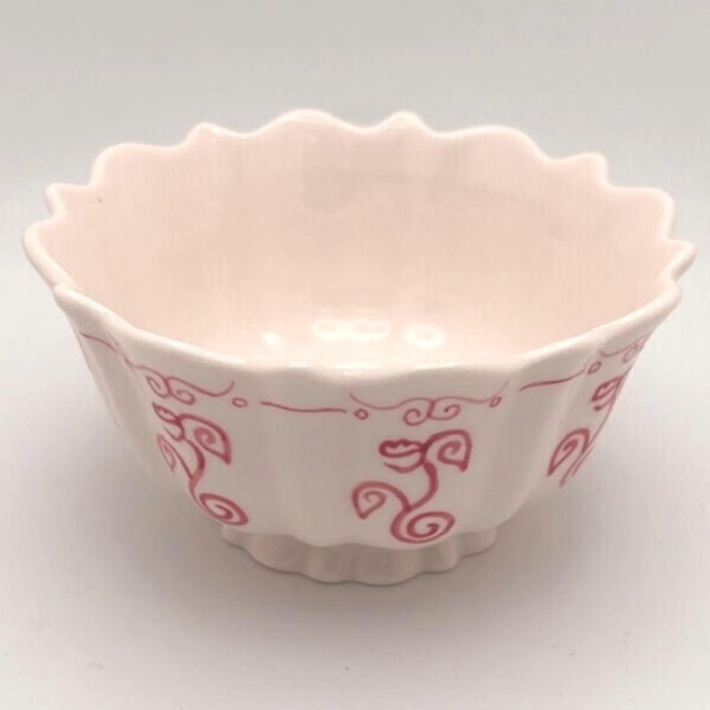 Vintage 2003 Starbucks Coffee Barista White Pink Scalloped Bowl Ruffled - Picture 1 of 4